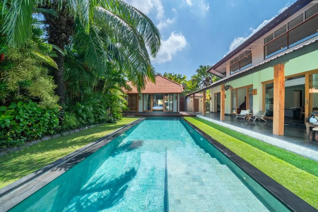 4 BR VILLA IN CANGGU