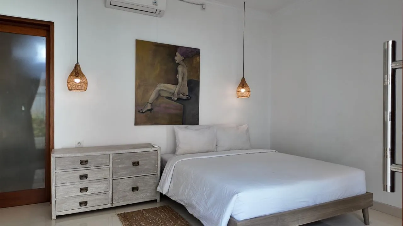3BR VILLA CANGGU — image 1