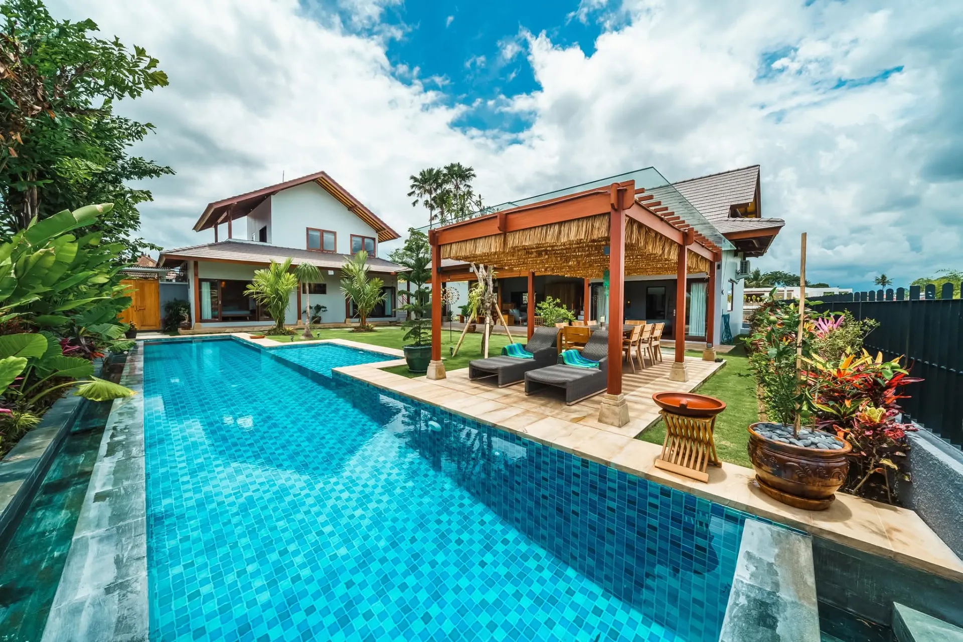 4 BEDROOM VILLA IN CANGGU IDR 65 MILL/MONTH — image 1