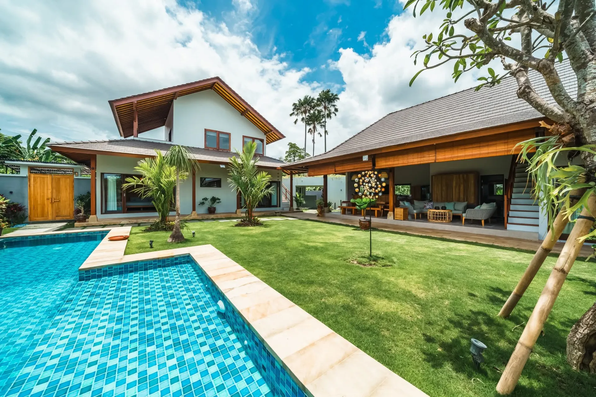 4 BEDROOM VILLA IN CANGGU IDR 65 MILL/MONTH