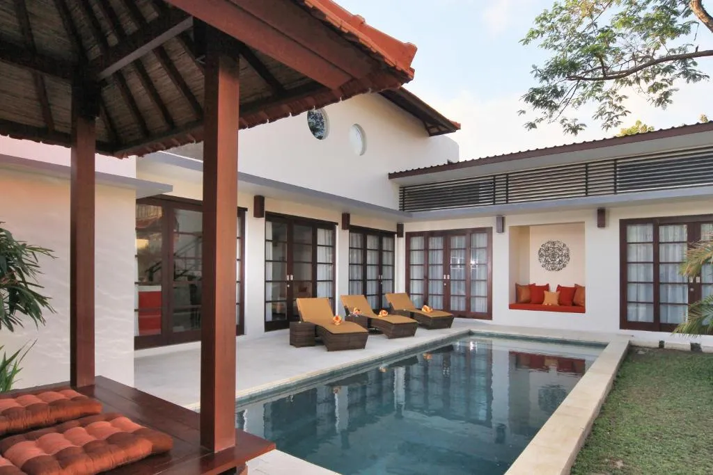 3 BR VILLA IN KEROBOKAN — image 2