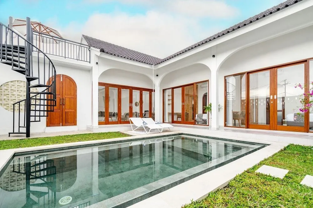 2 BR VILLA IN CEMAGI