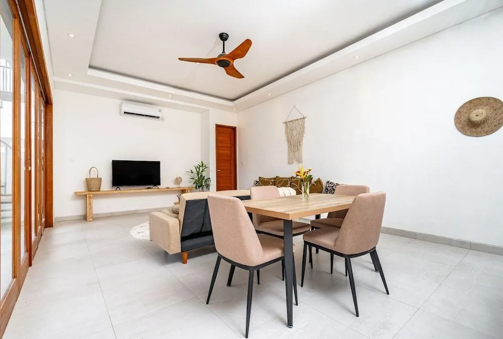 2 BR VILLA IN CEMAGI — image 4