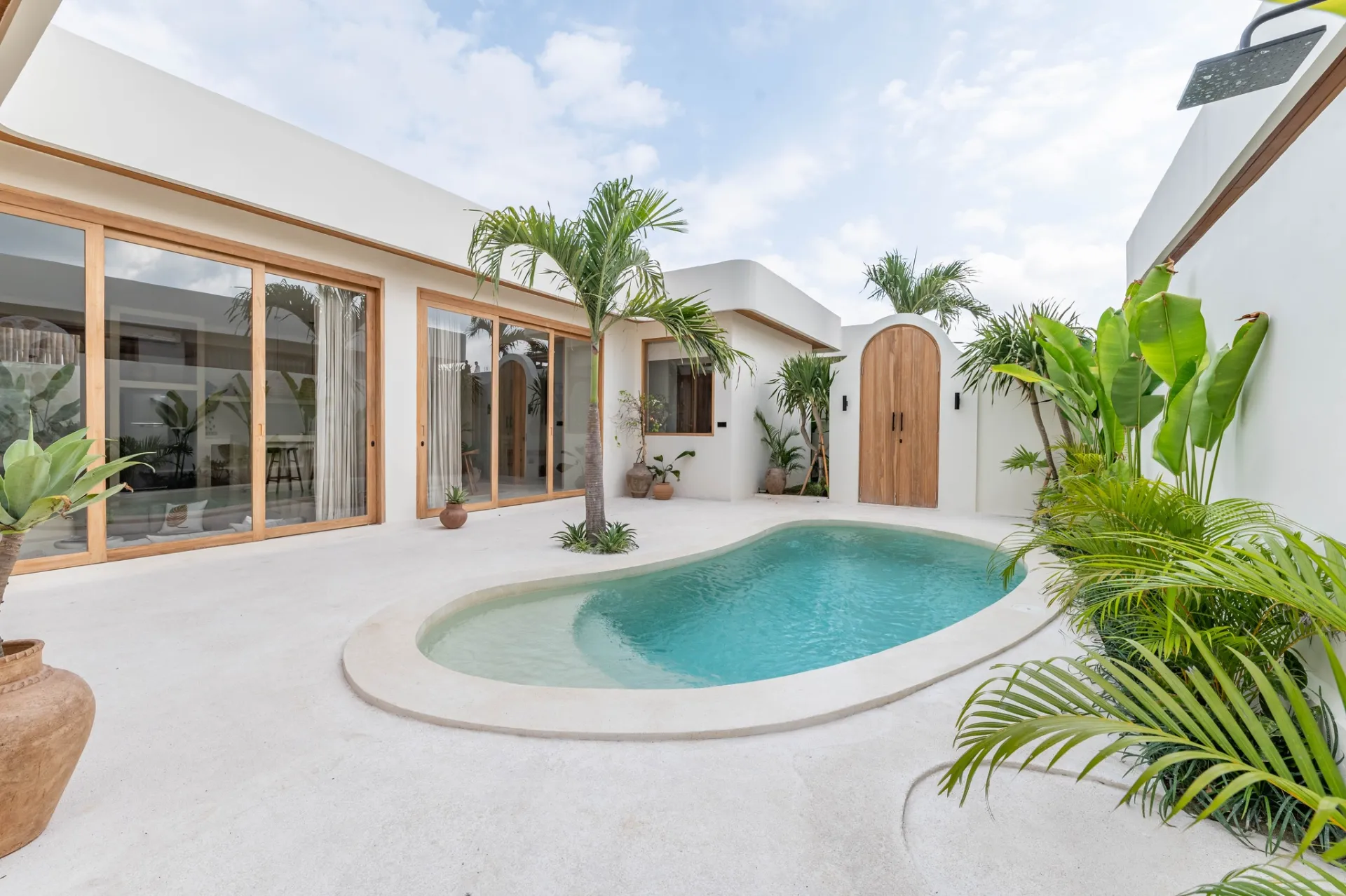 3 BR VILLA IN TUMBAK BAYUH – PET NOT ALLOWED — image 1