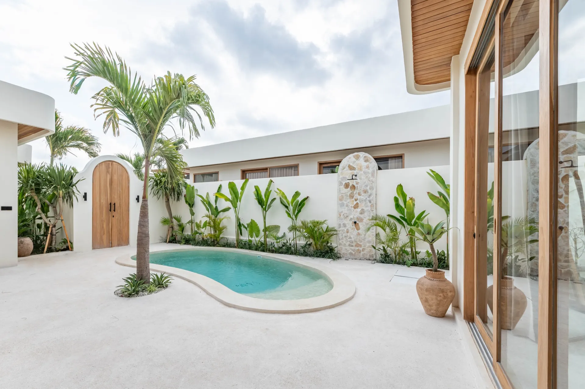 3 BR VILLA IN TUMBAK BAYUH – PET NOT ALLOWED — image 2