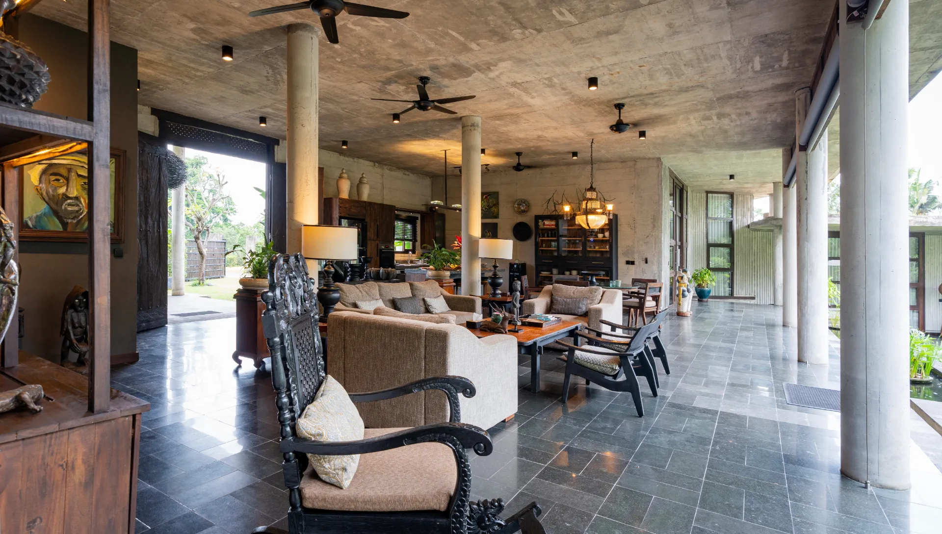 Brutalist Luxury 3BD Villa w/ Infinity Pool — image 4