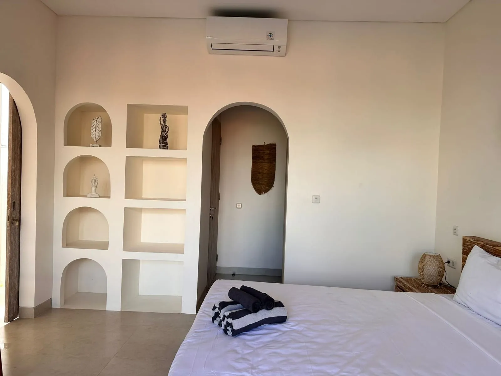 Villa Leasehold 22 Year 4 Bed In Kerobokan Bali KD-3850 — image 1