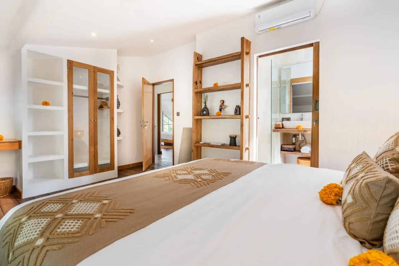 Villa For Rent 4 Bed In SeminyakBadung Bali EK-3853 — image 4