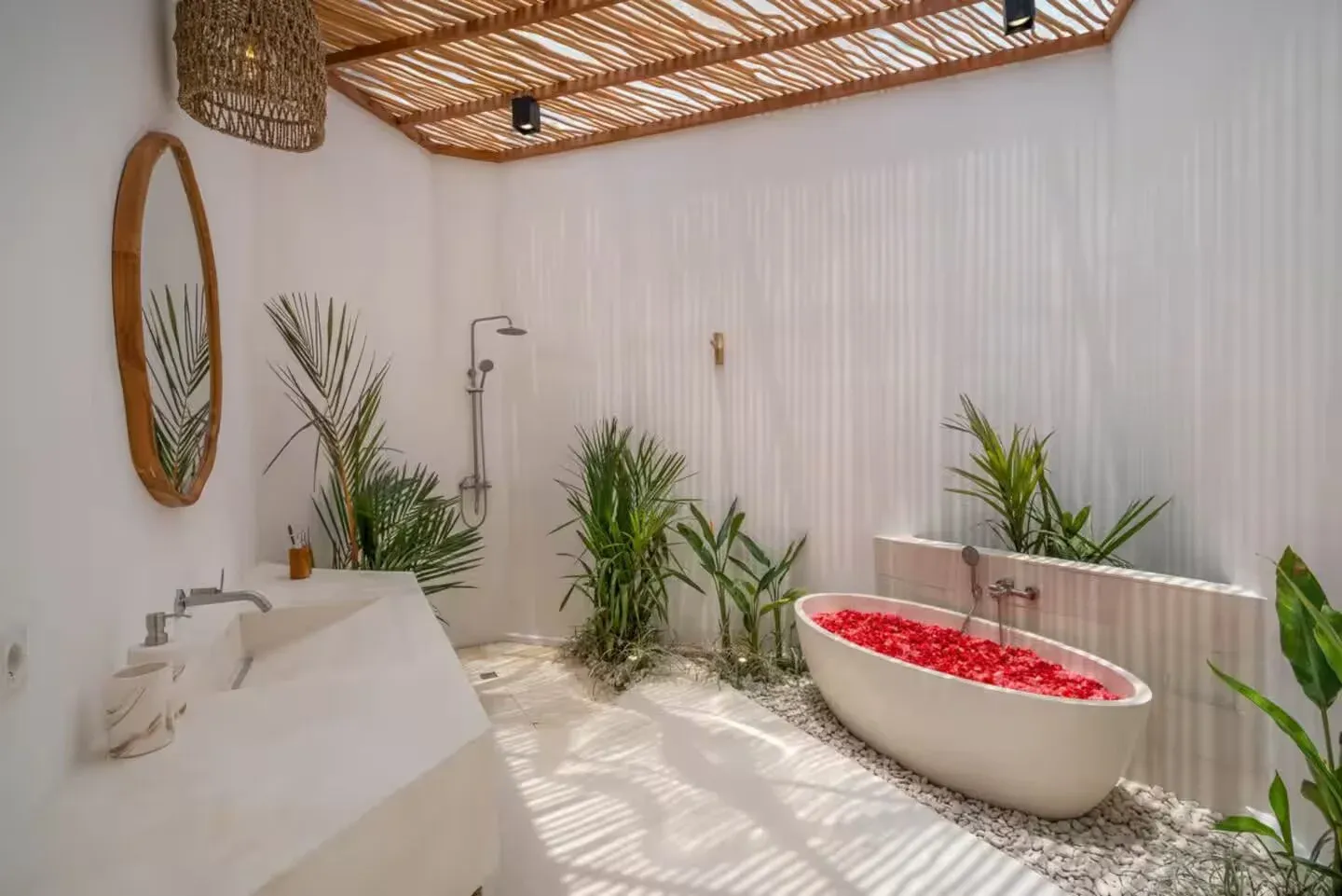 3 BEDROOMS VILLA IN CANGGU — image 4