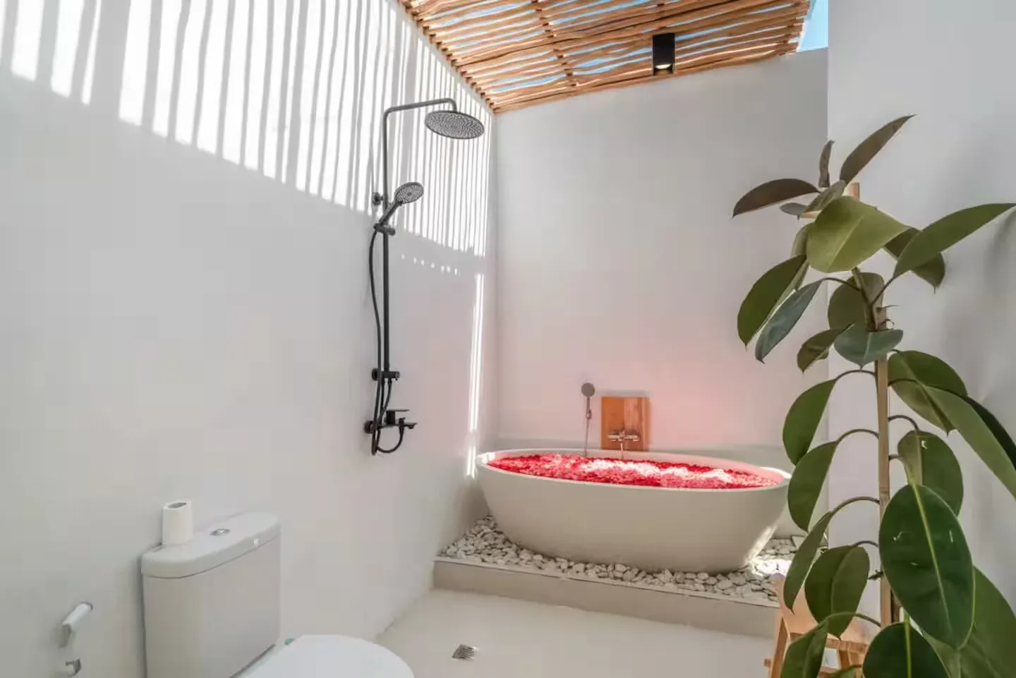 3 BEDROOMS VILLA IN CANGGU — image 4