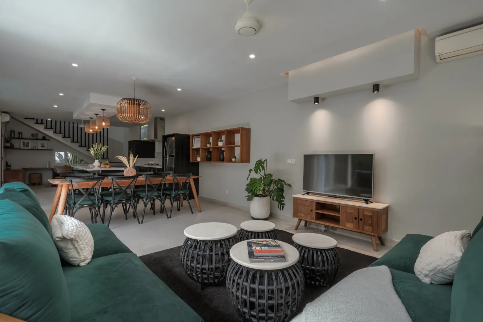 RBS08: 3 BEDROOM MODERN VILLA in HEART of BERAWA — image 3