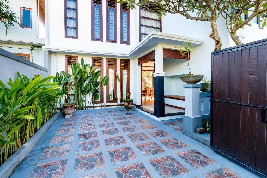 3 BR VILLA IN PETITENGET — image 3