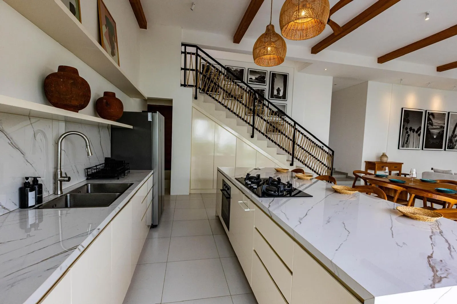Modern Luxury 3BR Villa w/ Rooftop & Sunset Views — image 2