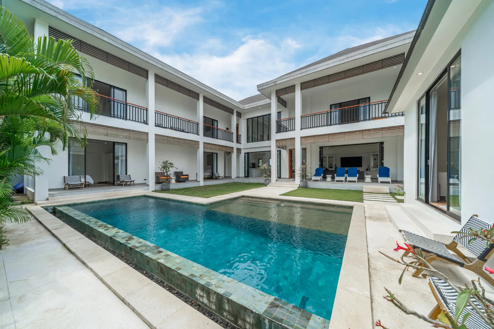 Villa Huge Uma - Ultra-Luxury 6-Bedroom Villa in Prestigious Umalas!!