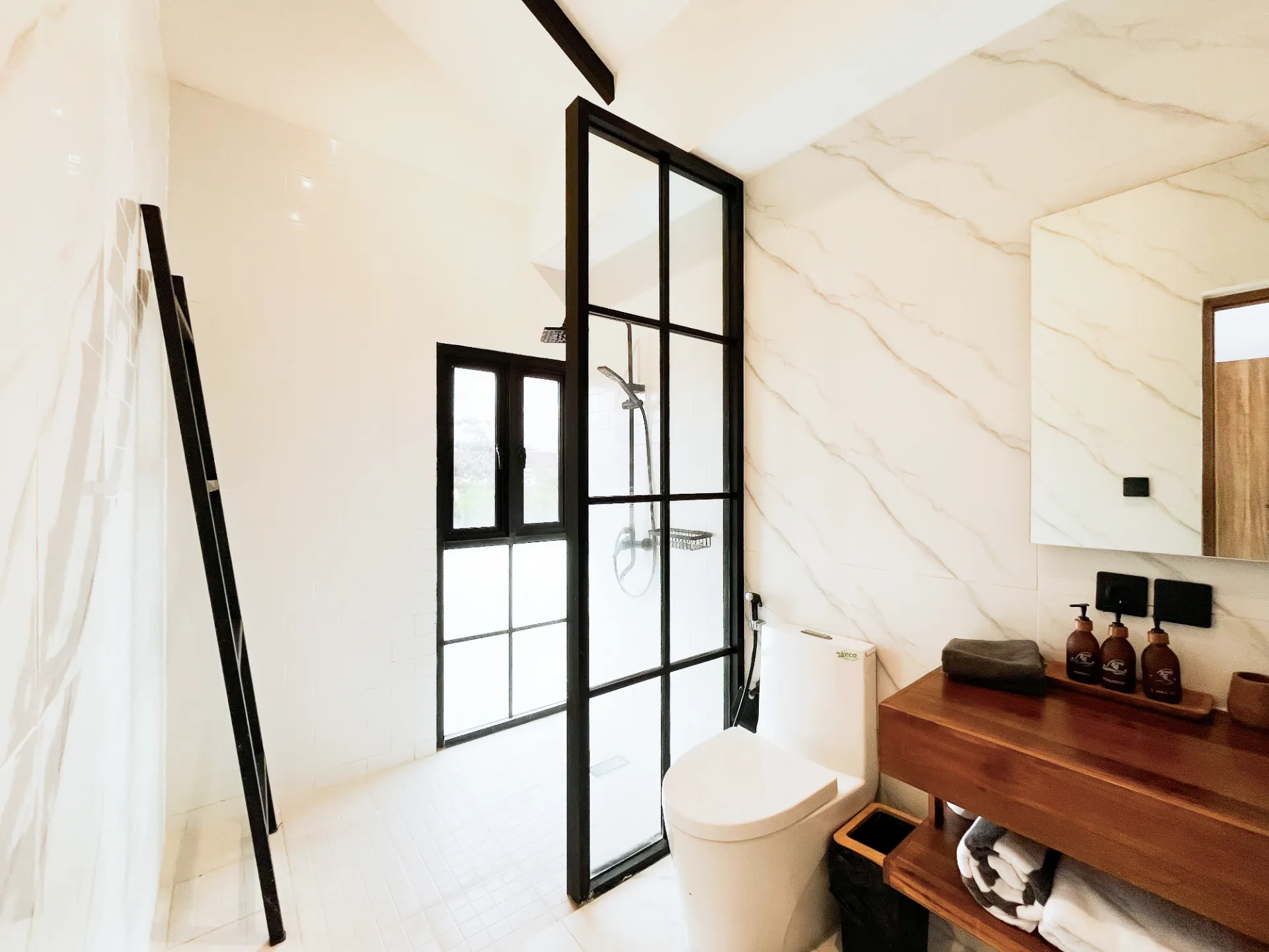 Chic 3BR Apartment at Seminyak - Loft 360 'Unit Canggu' — image 1
