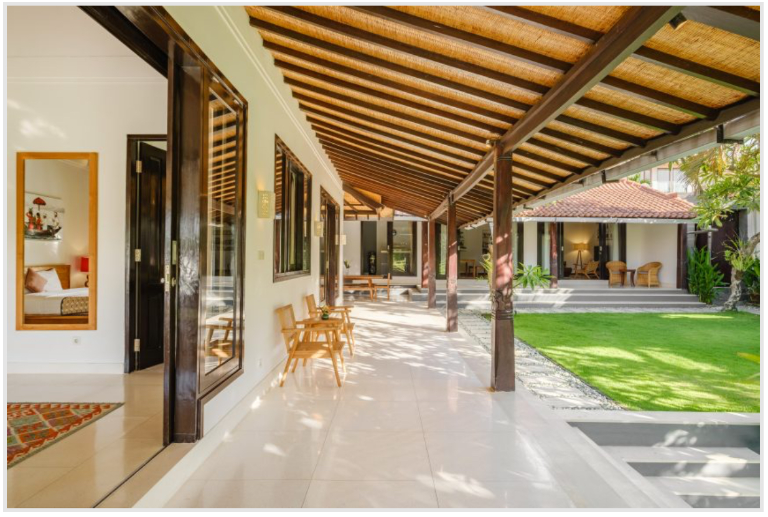 4 bedrooms villa available in the heart of Pererenan — image 2