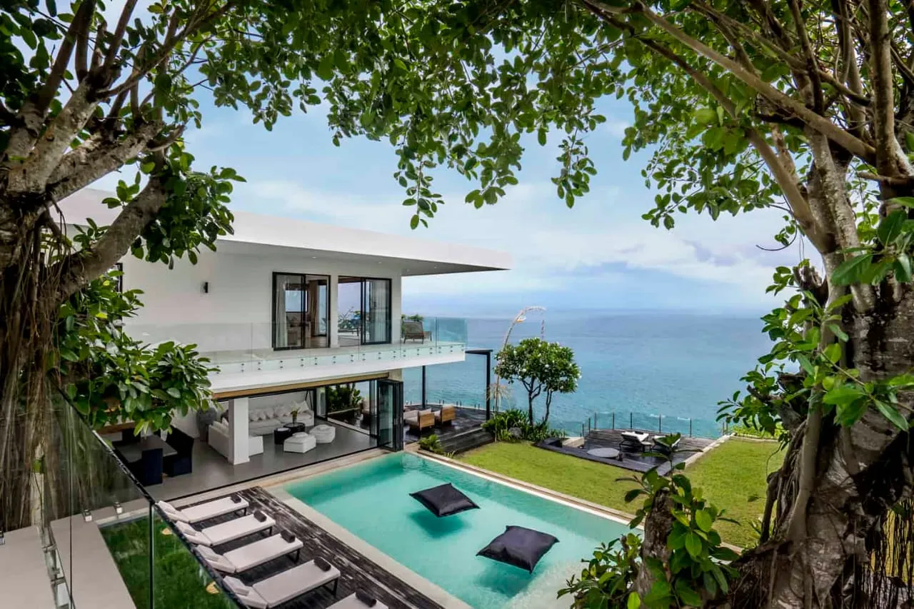 FOR RENT 5 BEDROOMS LUXURY VILLA IN PECATU — image 3