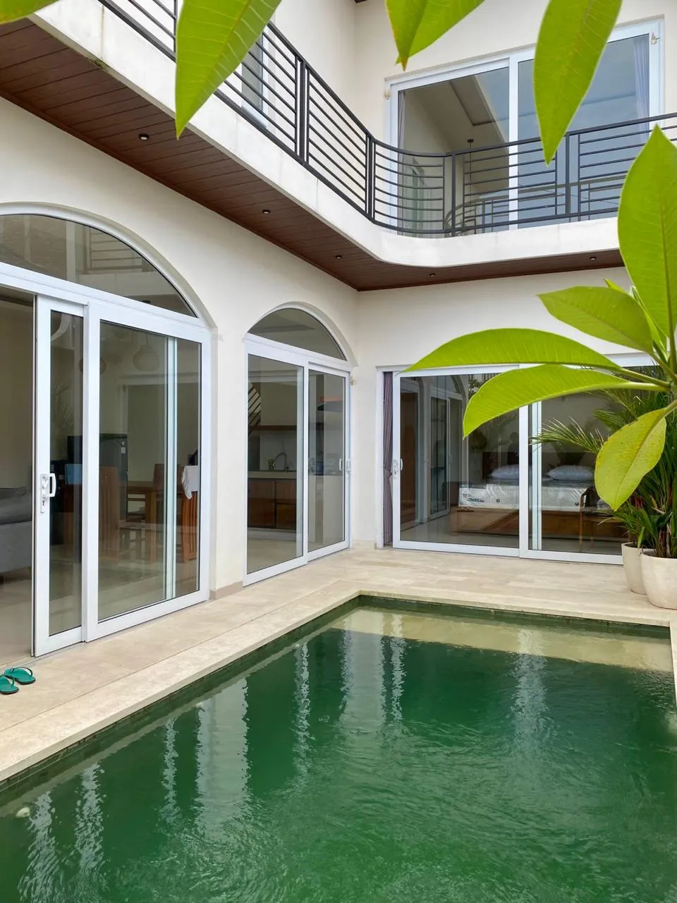 3BR VILLA PERERENAN — image 1