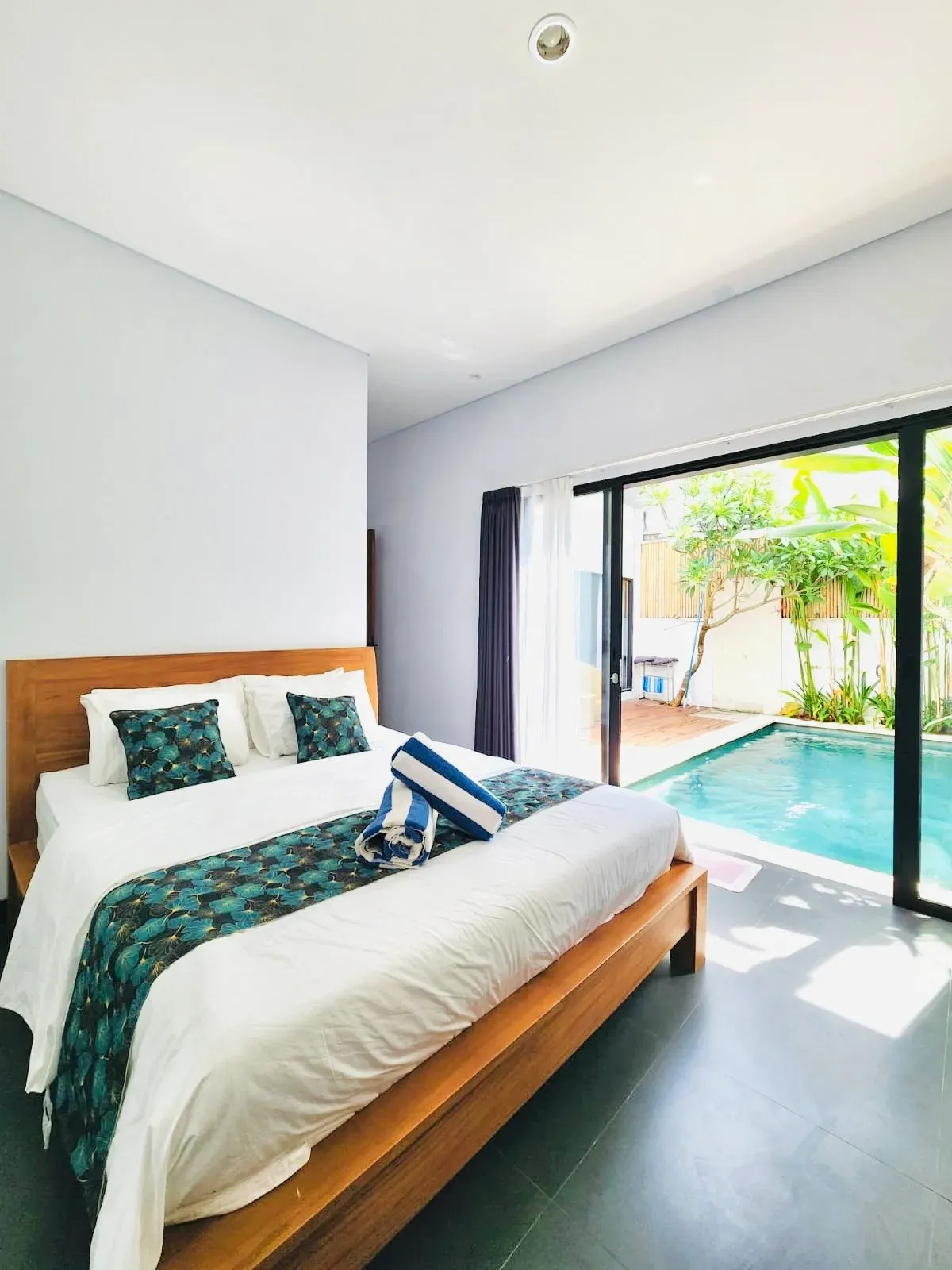 Modern Minimalist 2 Bedrooms Villa in Nusa Dua — image 3
