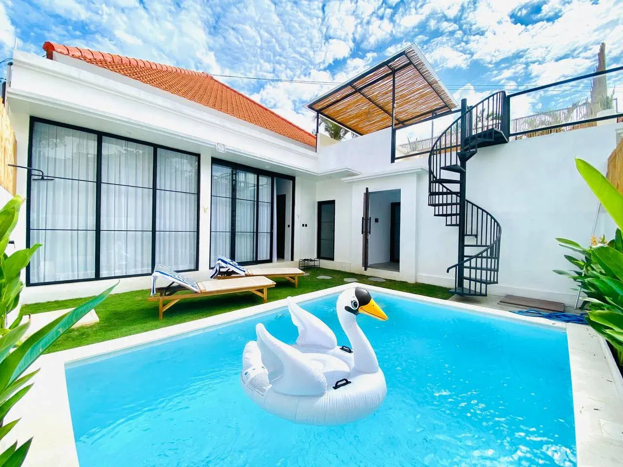 3 Bedroom - Modern Tropical Sanctuary in Padang Linjong -AF169