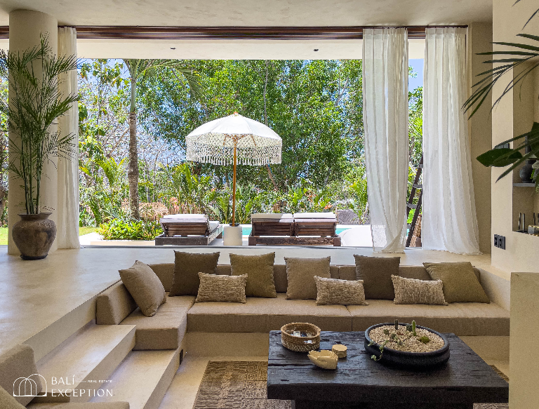 LUXURY VILLA PADANG2 WITH PRIVATE POOL AND ROOFTOP Ocean & Jungle view — image 1