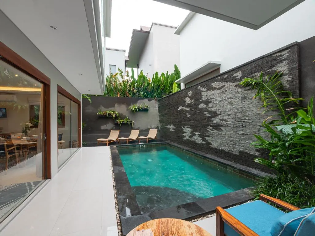 4 BR VILLA IN PERERENAN – CANGGU — image 1