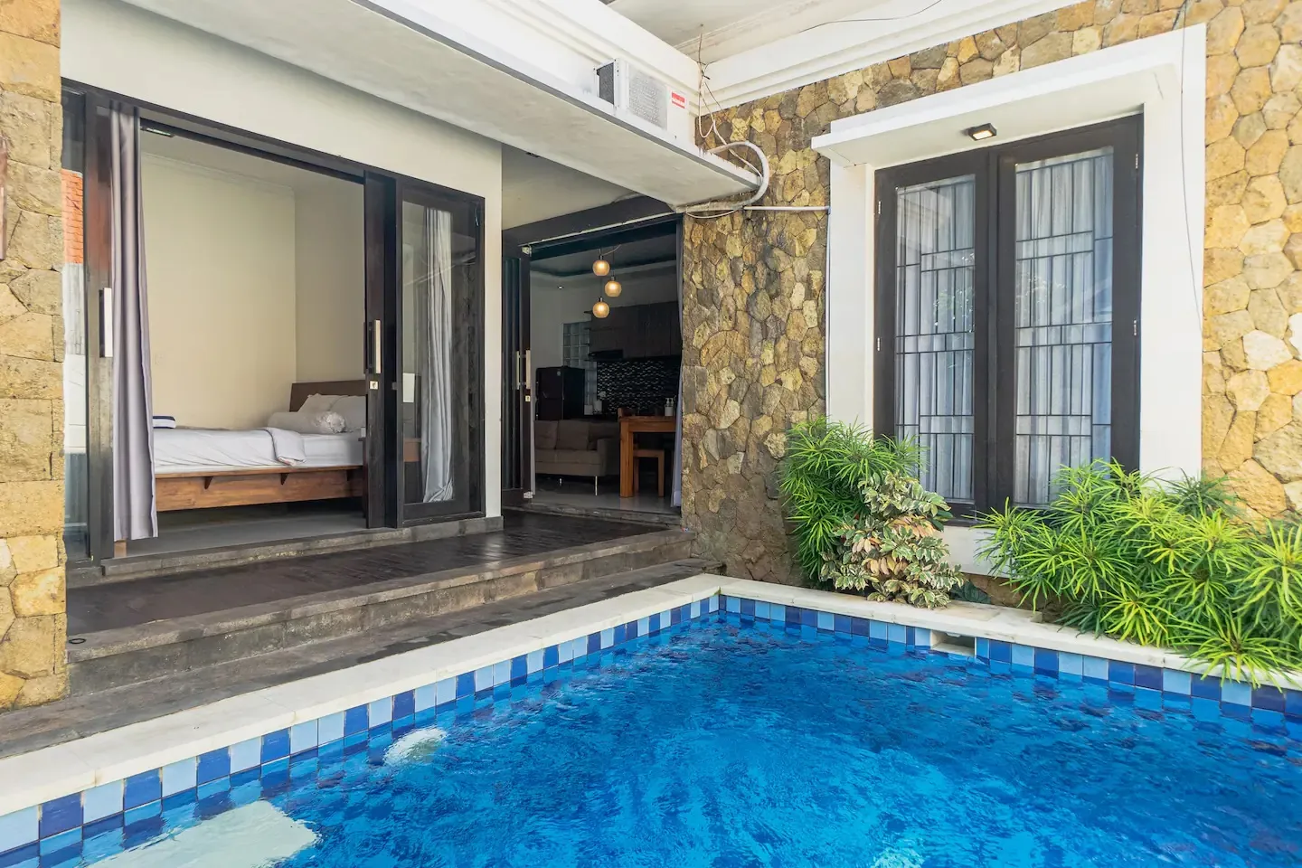 quiet villa in puri gading