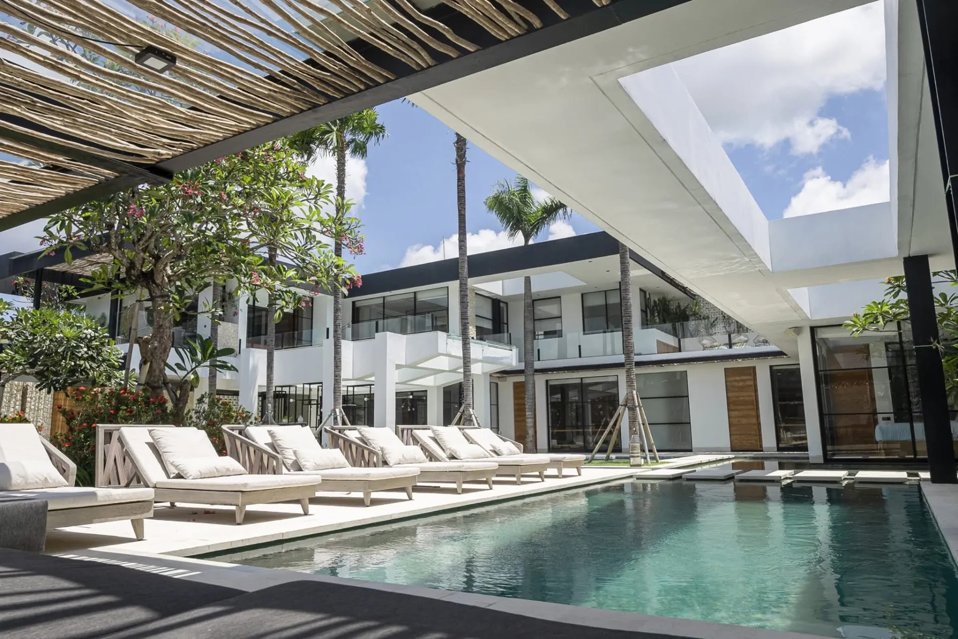 5 BEDROOM VILLA IN TUMBAK BAYUH USD 15487/MONTH — image 1