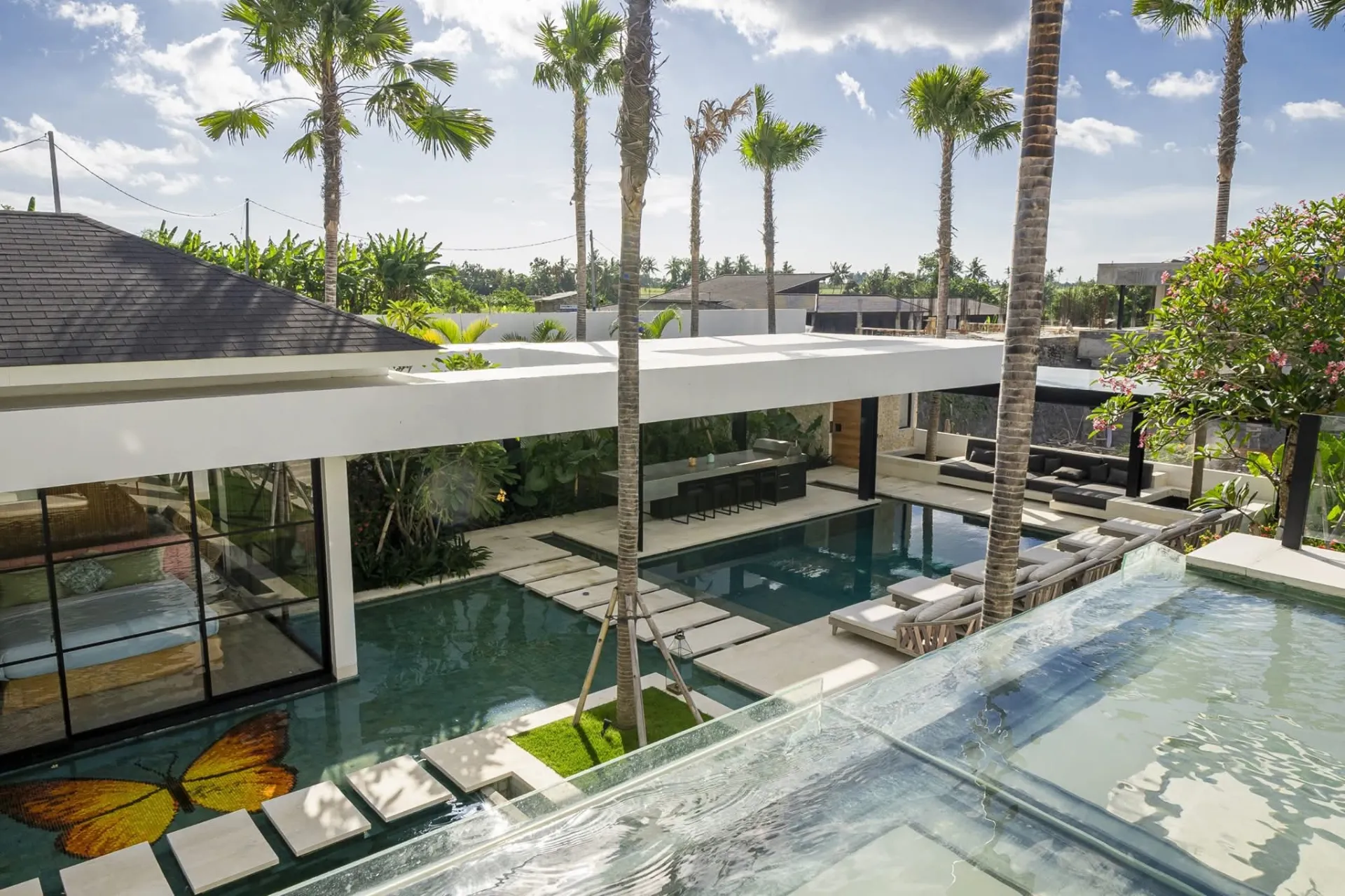5 BEDROOM VILLA IN TUMBAK BAYUH USD 1.600.000 - FREEHOLD — image 2