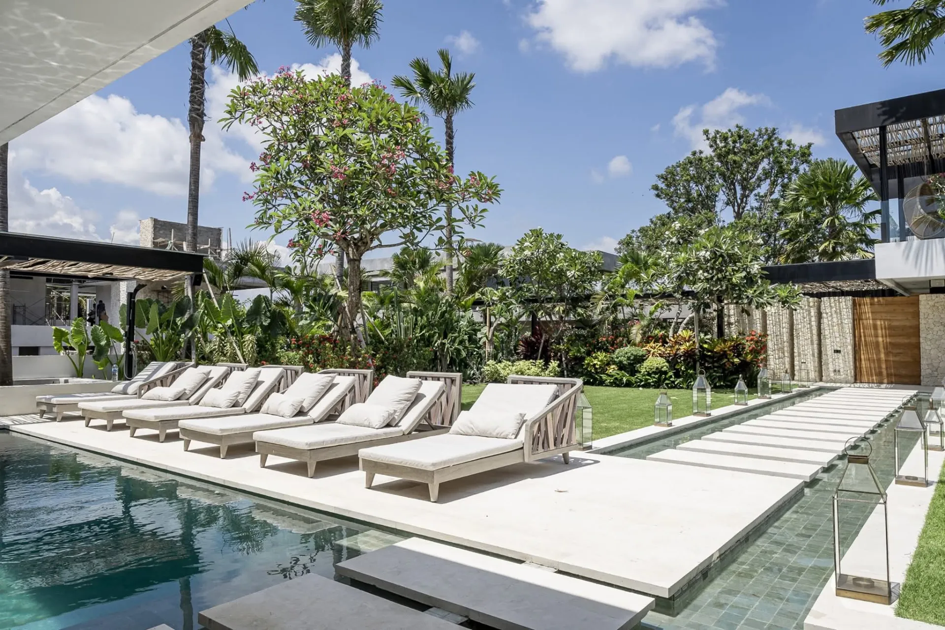 5 BEDROOM VILLA IN TUMBAK BAYUH USD 1.600.000 - FREEHOLD — image 4