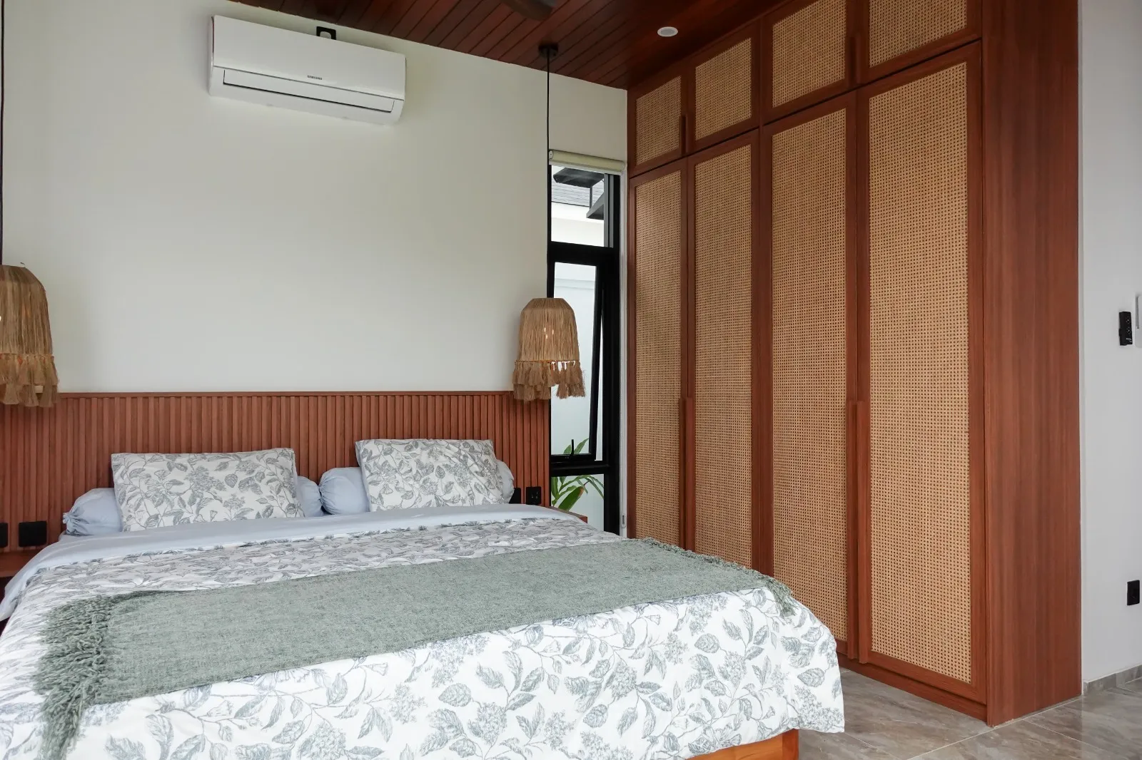 1-Bedroom Villa with Rooftop in Cepaka — image 2