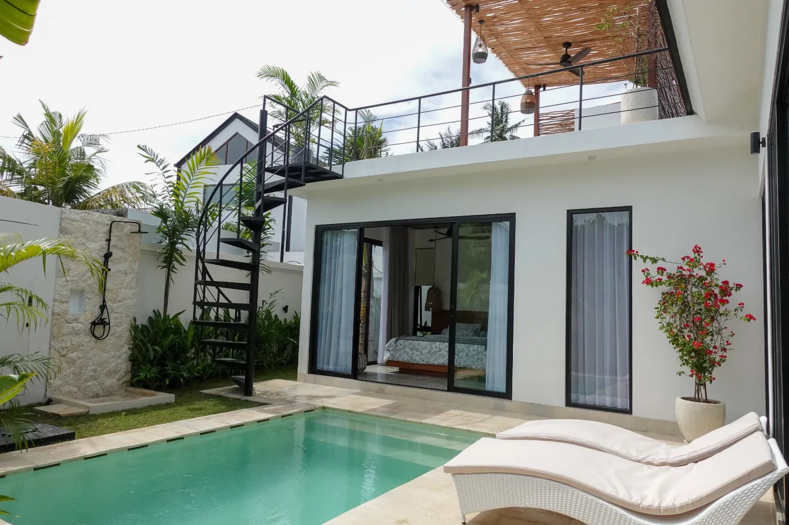 1-Bedroom Villa with Rooftop in Cepaka