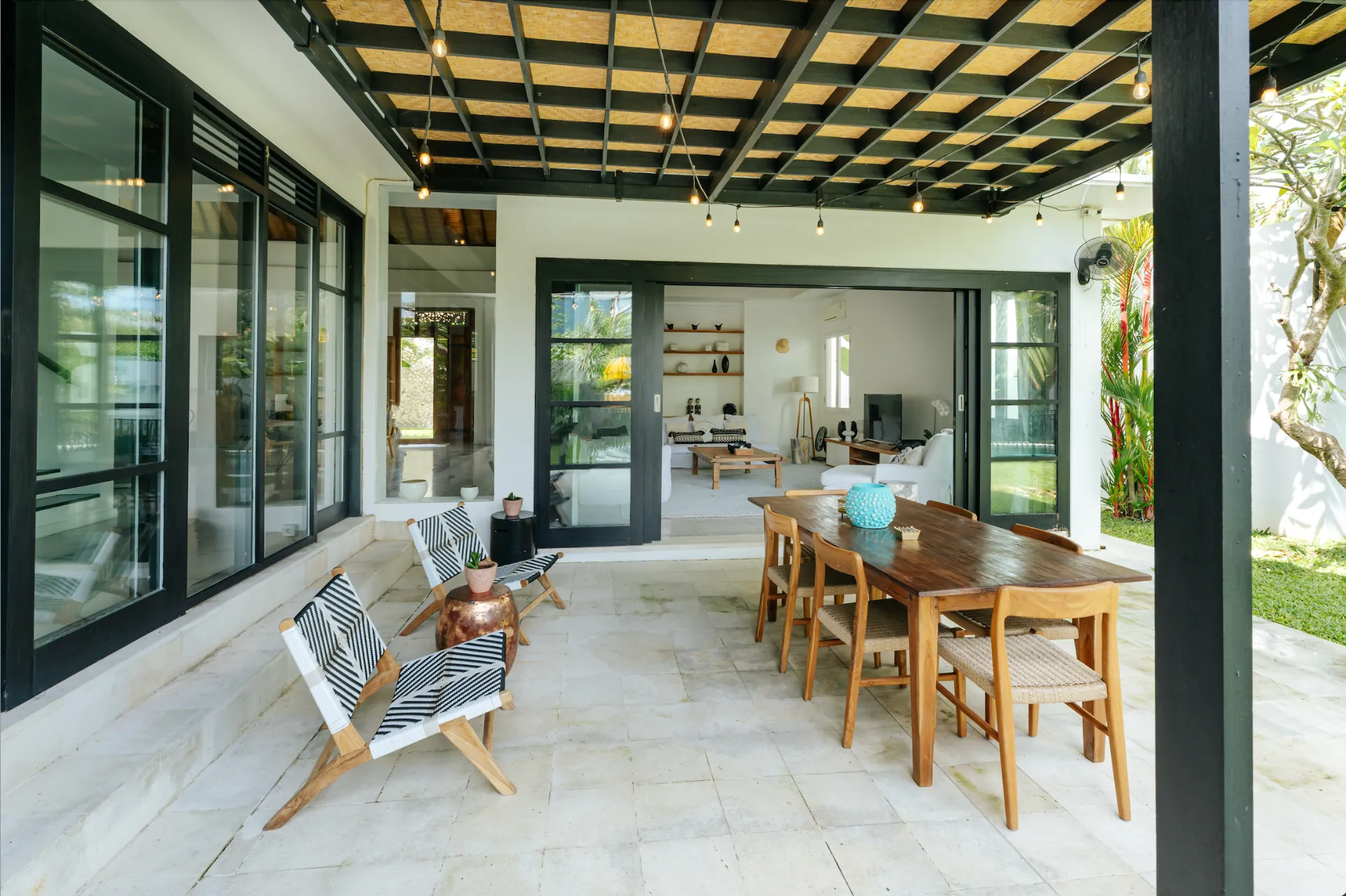 Large 4-Bedroom Villa with Enclosed Living & Expansive Garden – Prime Berawa Location — image 2