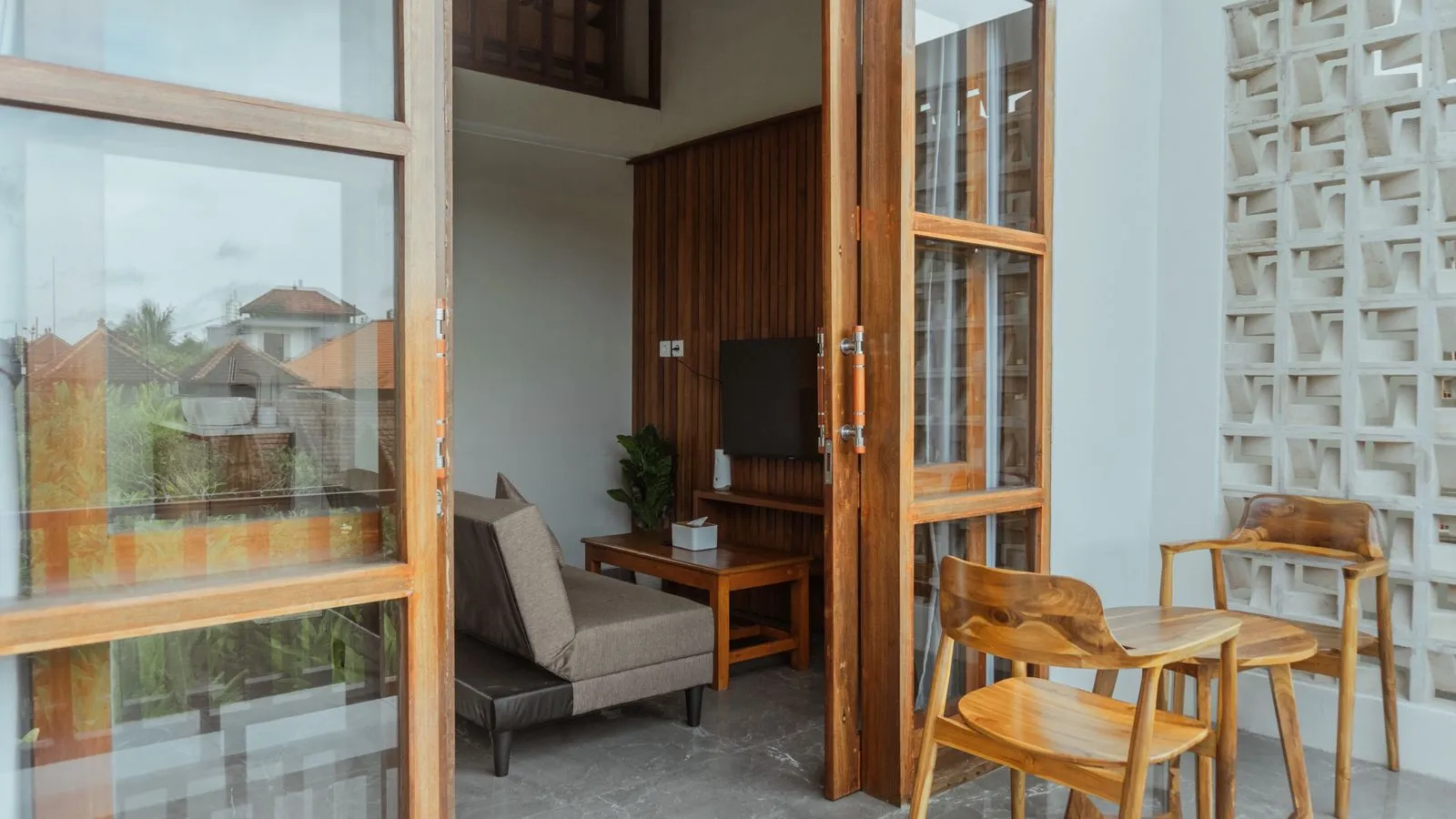 Uluwatu Mezzanine Guesthouse — image 2