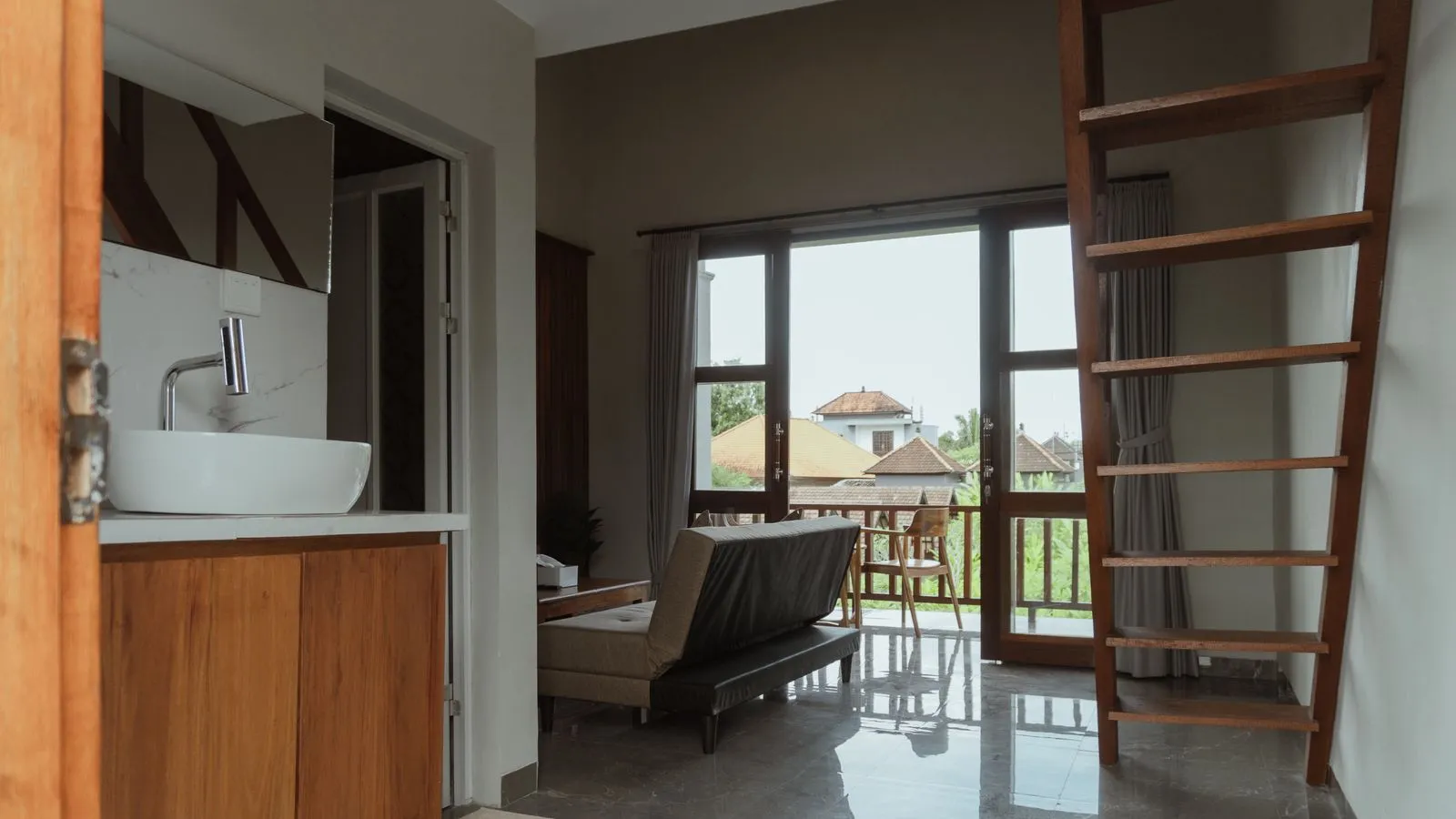Uluwatu Mezzanine Guesthouse — image 3