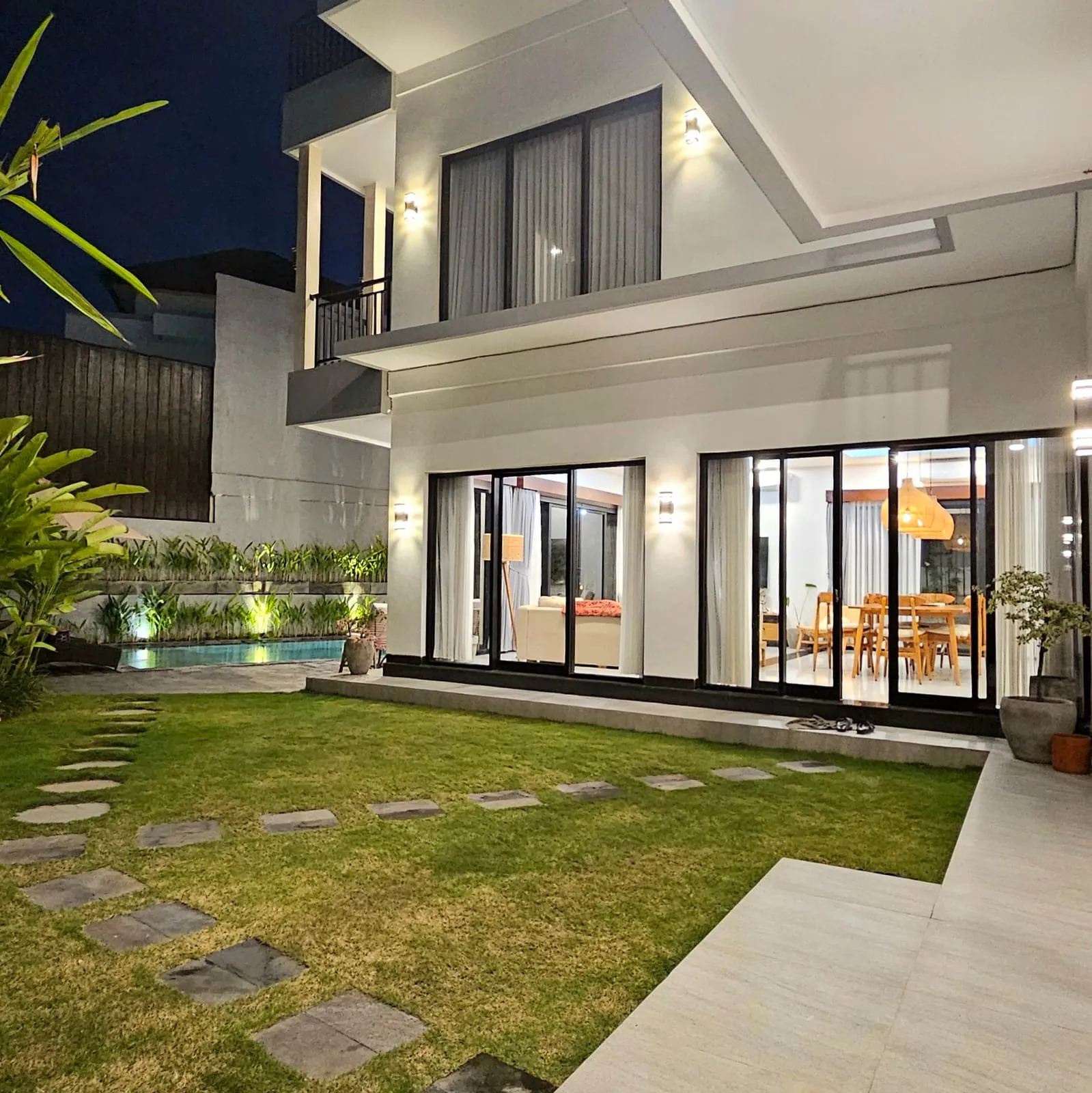 4 Bedroom Villa - Pererenan (Jl. Sempol) - 7 mins to the beach. — image 1