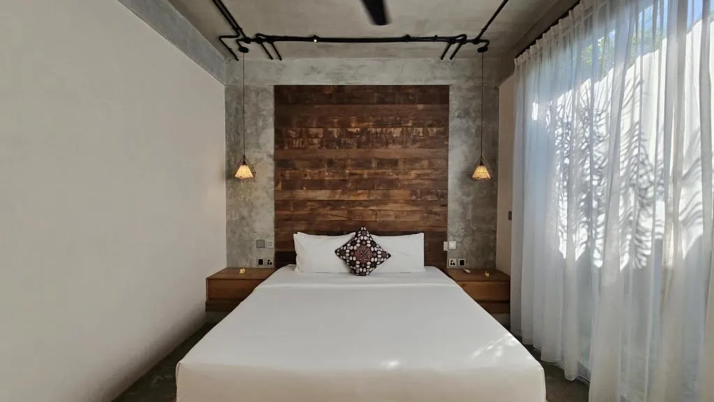 Charming 3BR Joglo Villa for Laid-Back Family Living — image 3