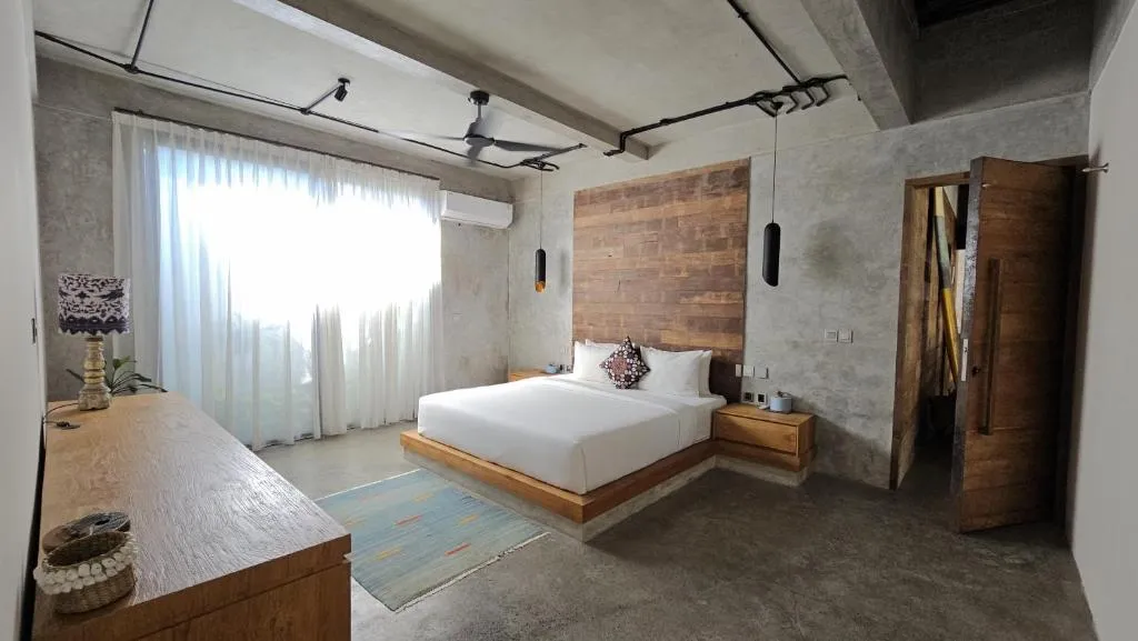 Charming 3BR Joglo Villa for Laid-Back Family Living — image 2