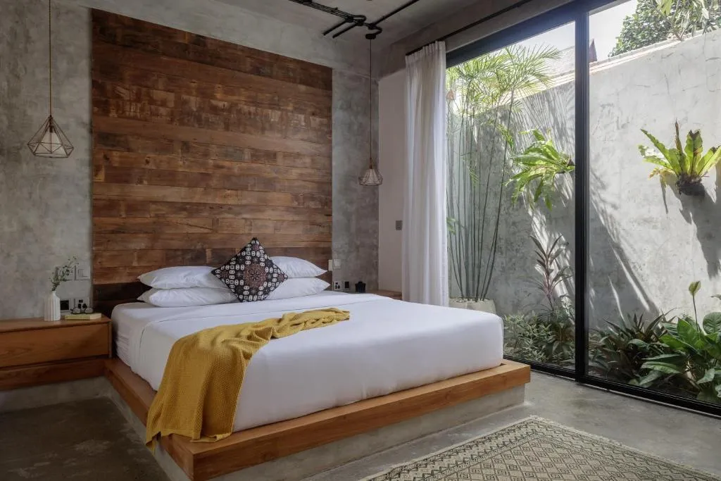 Charming 3BR Joglo Villa for Laid-Back Family Living — image 4