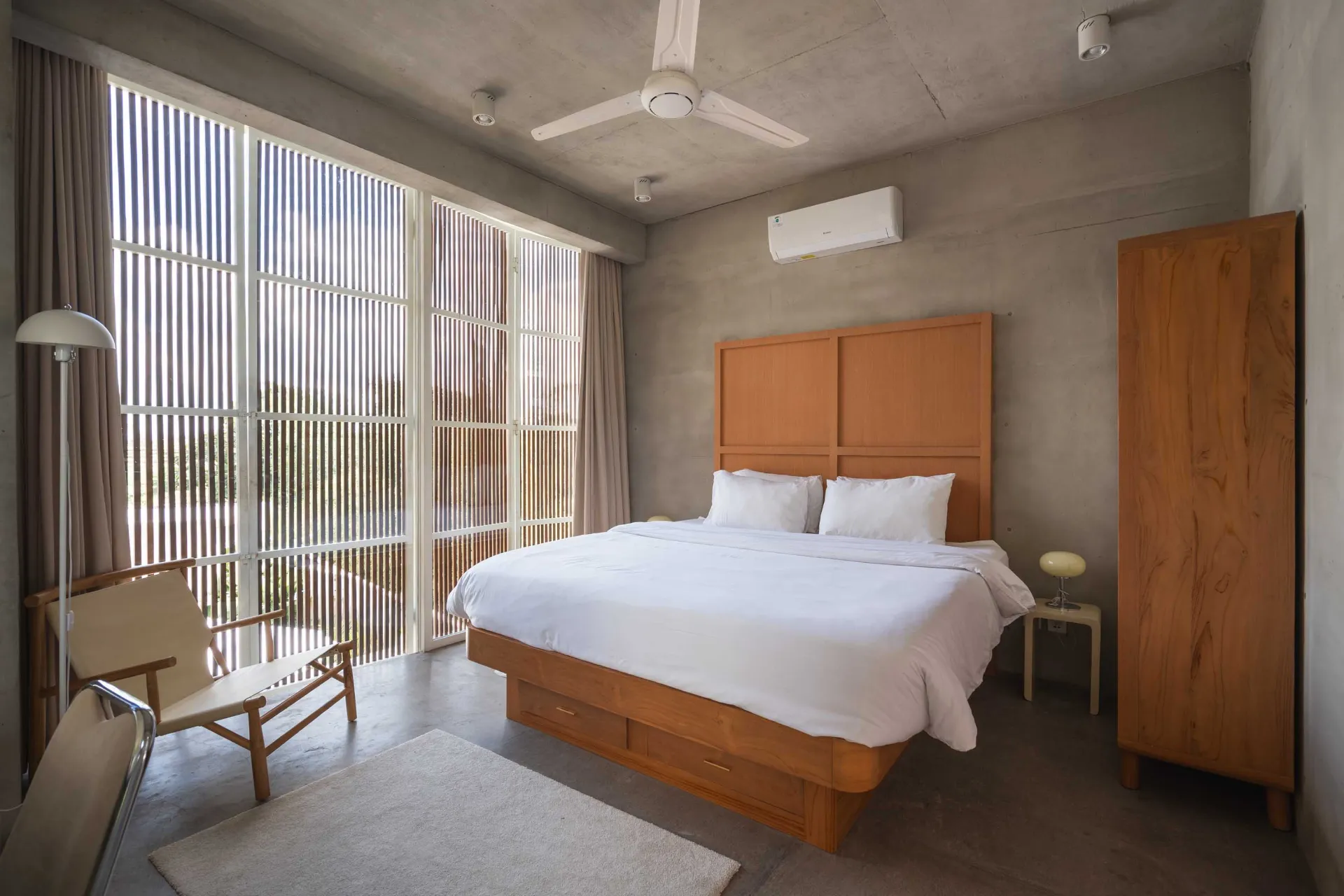 Kuze House - Designed 3BR Ricefields View Villa Pool & Rooftop — image 3
