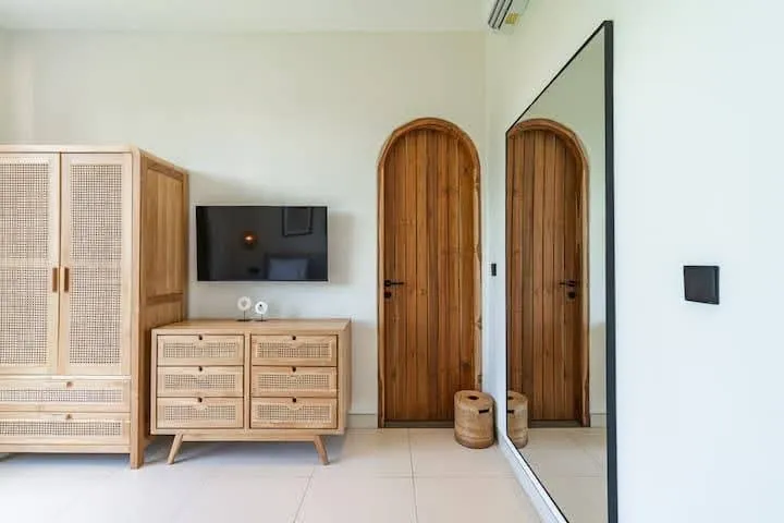 Villa For Rent 1 Bed In Batu Bolong Canggu Bali PO-3874 — image 3
