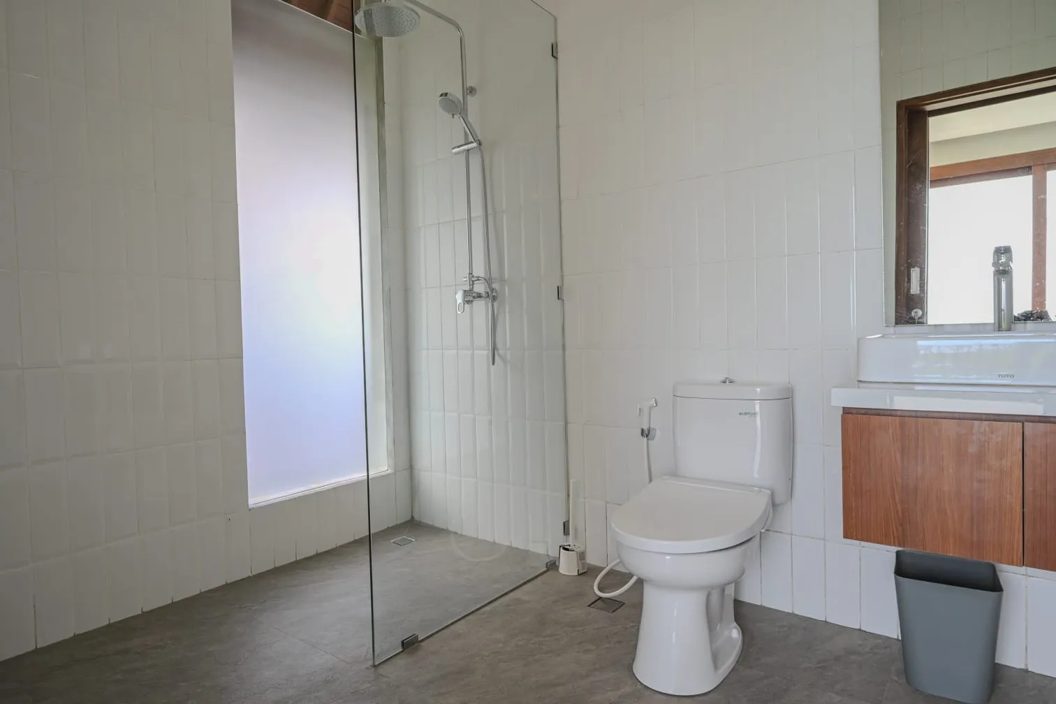 Villa Mahadira - Modern 2-Bedroom Villa with Rice Field & Ocean View — image 2