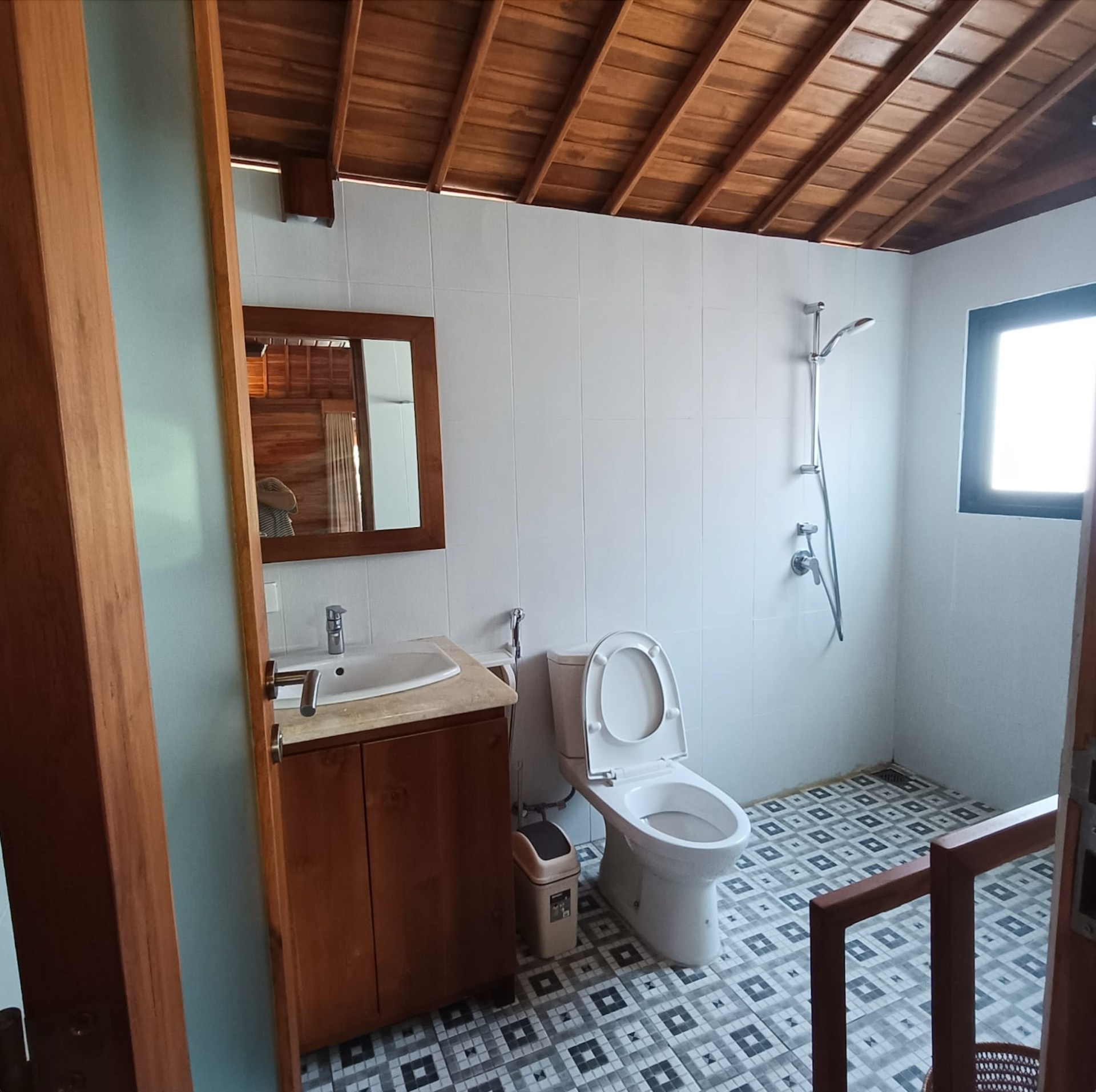 Quiet & Spacious shared villa — image 2