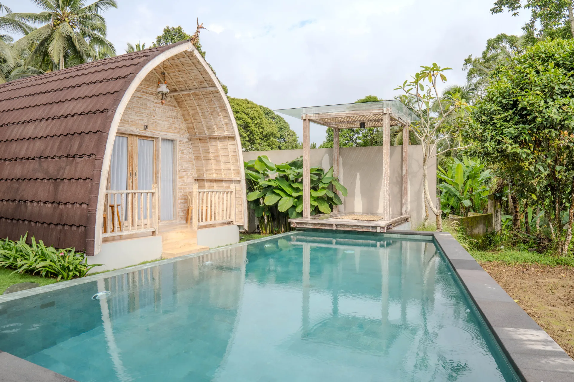 Villa Merta Ayung - 3-Bedroom Private Pool Villa with Traditional Lumbung House — image 4