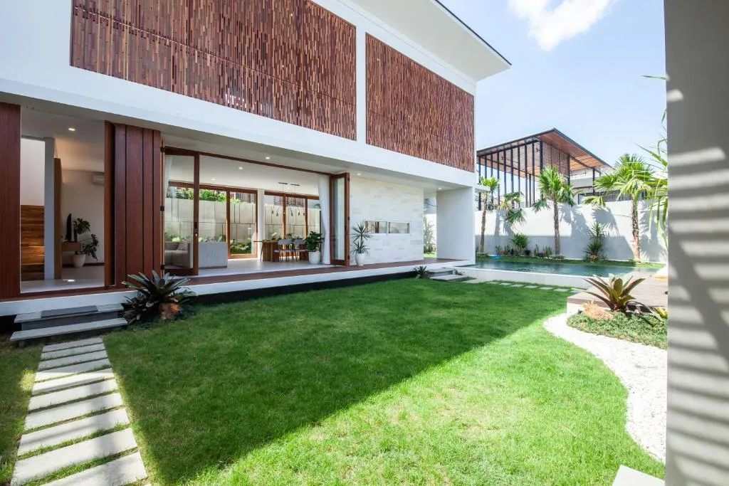 3 BR Villa in Pererenan — image 1