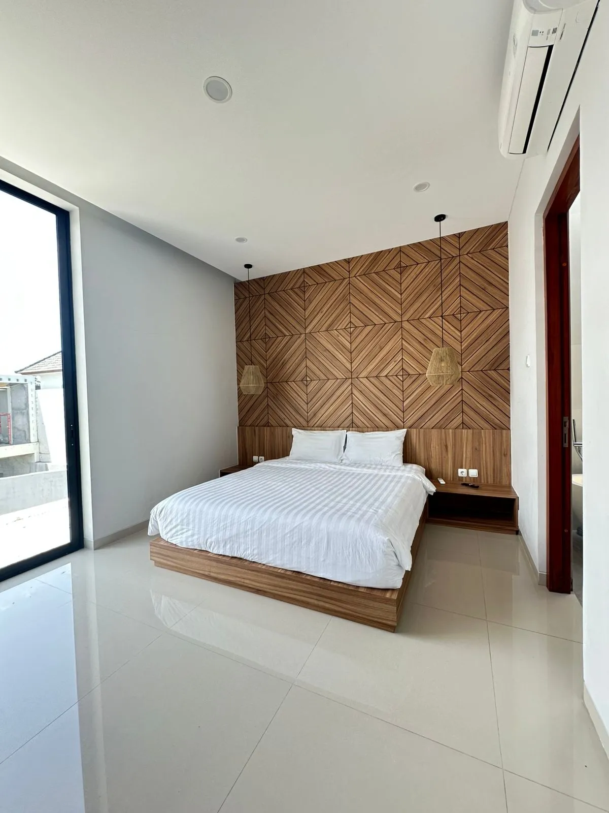 Villa For Rent 3 Bed In Pererenan Badung Bali KN-3883 — image 4
