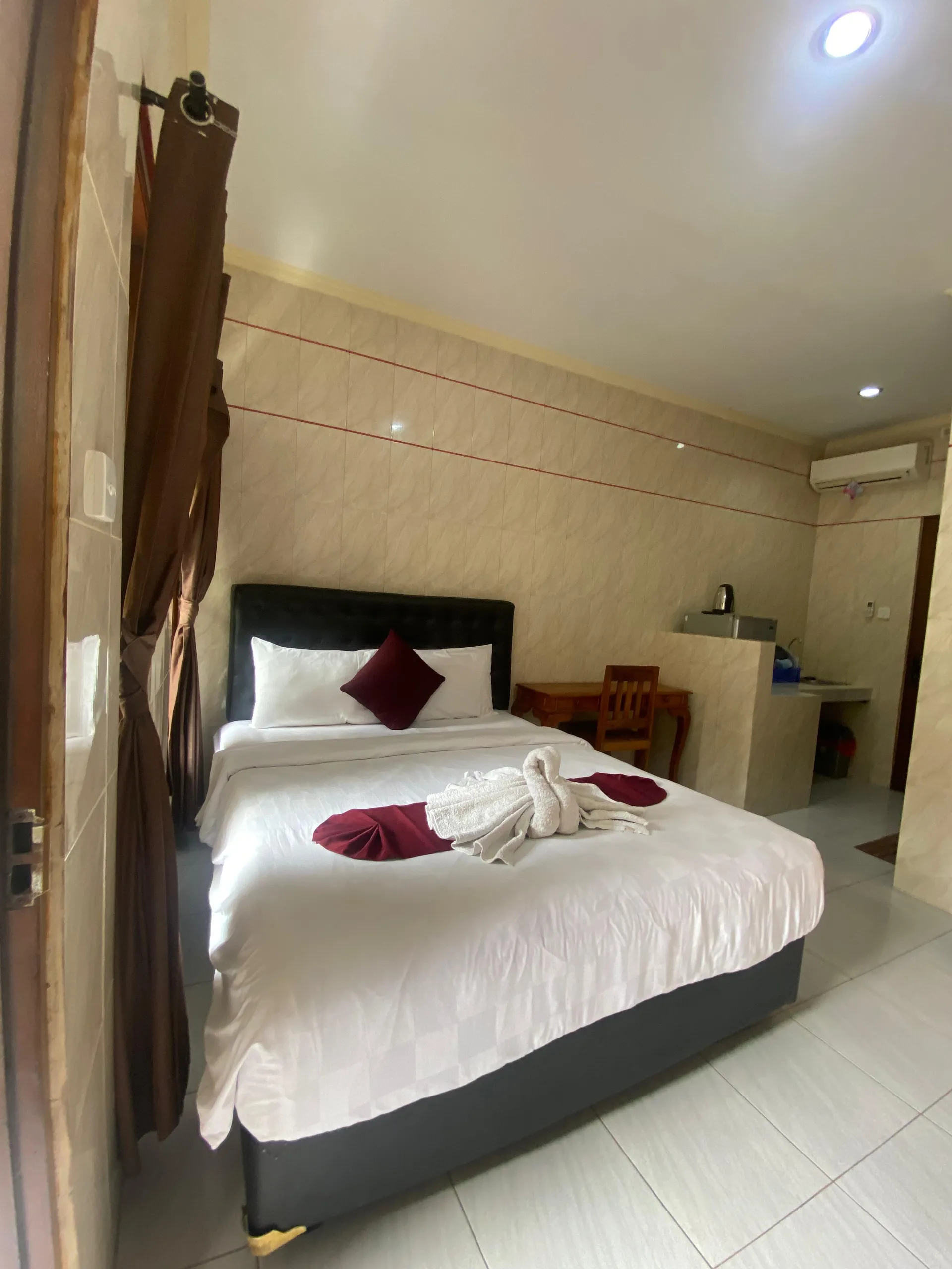DELUXE ROOM – STUDIO ROOM IN KUTA - 3 MINS WALK TO KUTA BEACH — image 3