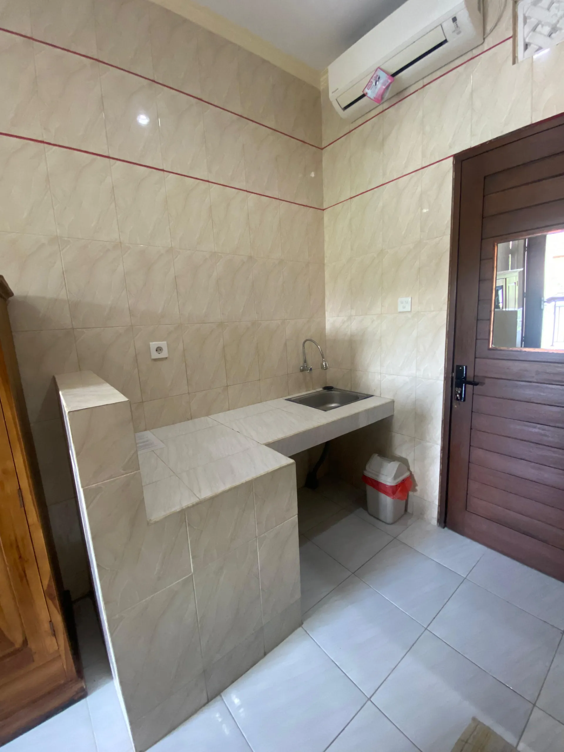 STANDARD ROOM – STUDIO ROOM IN KUTA - 3 MINS WALK TO KUTA BEACH — image 1