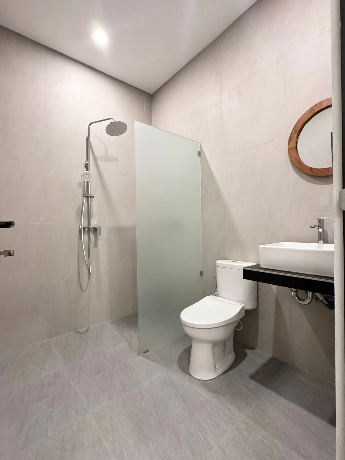 2BR Seseh walking distance to Omni gym — image 4