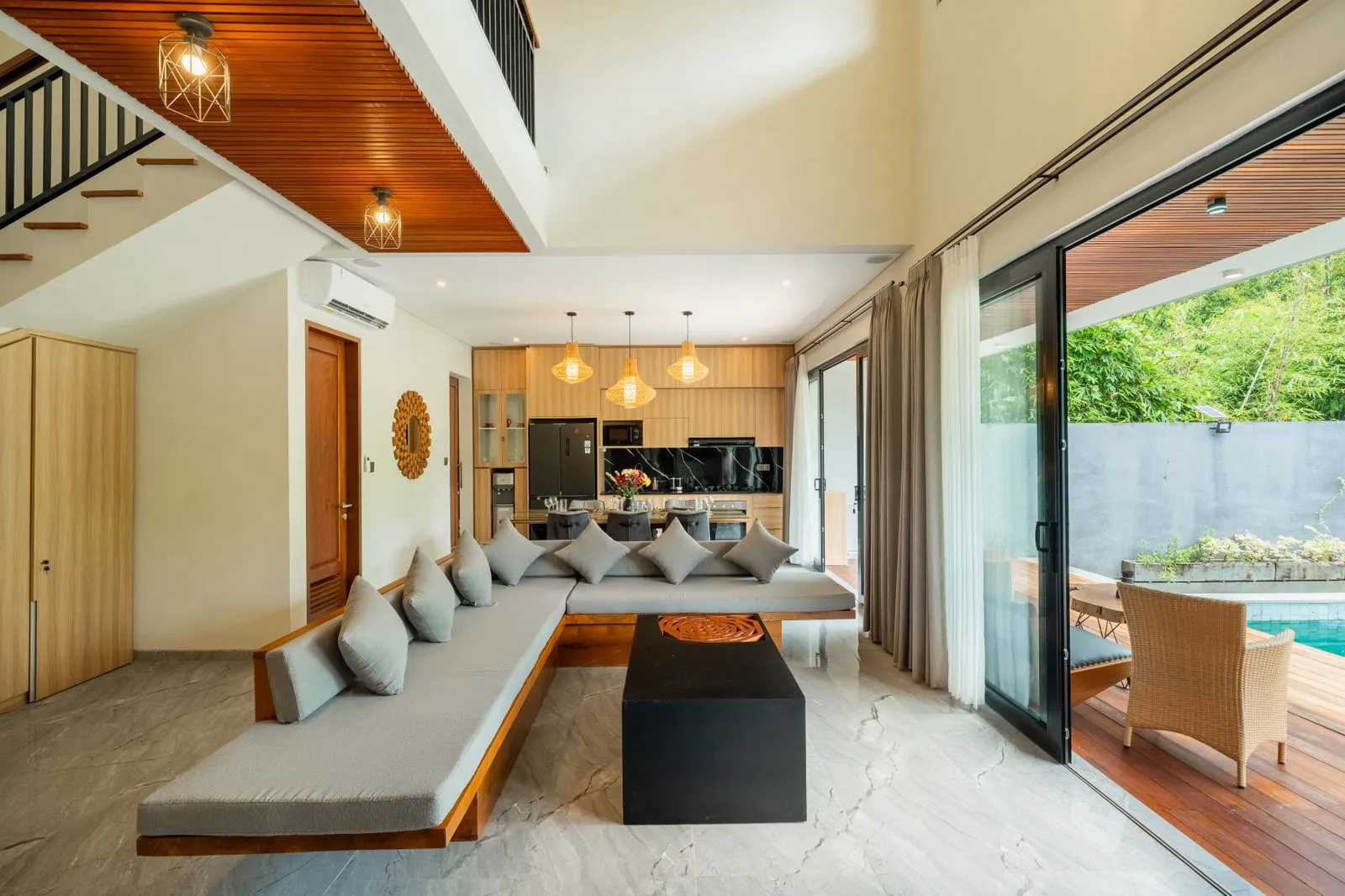 Luxury 3-Bedroom Villa in Sanur — image 2